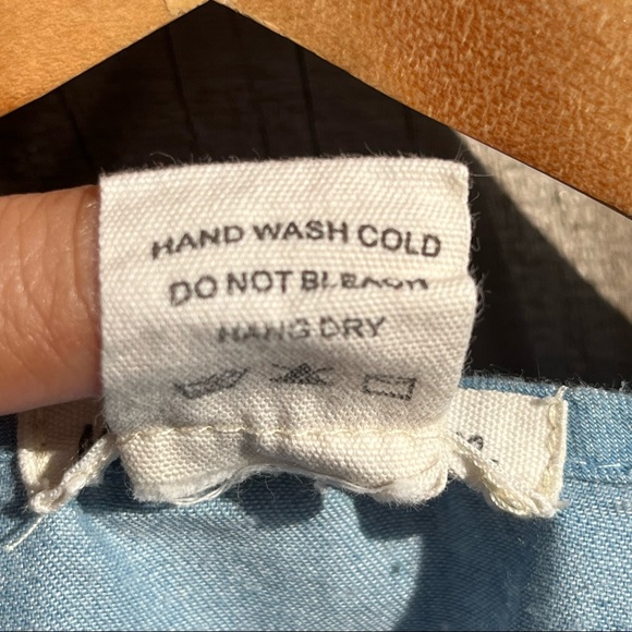 Maddie & Michelle Size 6 Denim Sleeveless Top, Moth color w/White Daisies Print - Picture 5 of 9